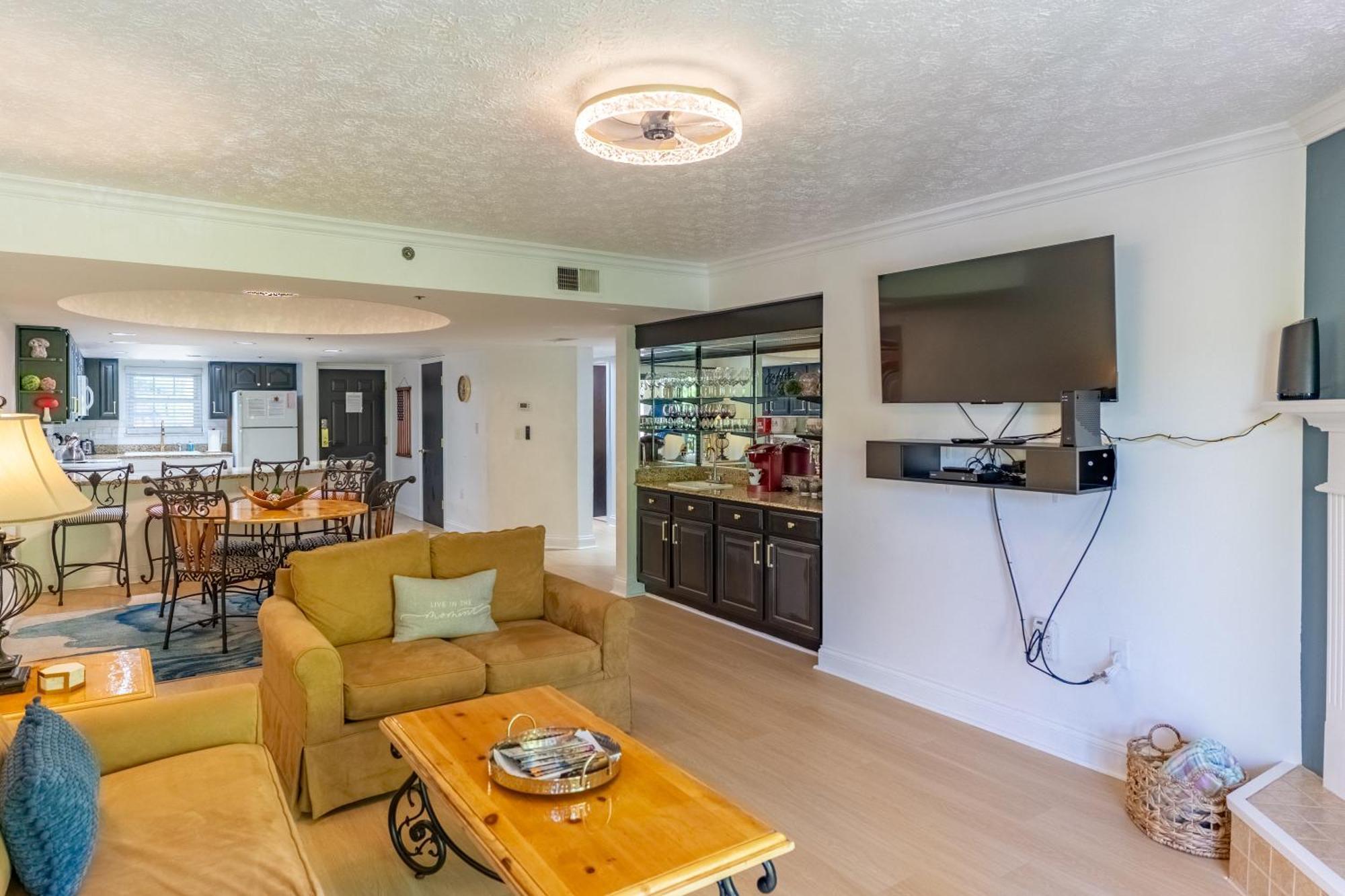 Luxurious Condo, Pool, Fireplace, Hiking Gatlinburg Bagian luar foto